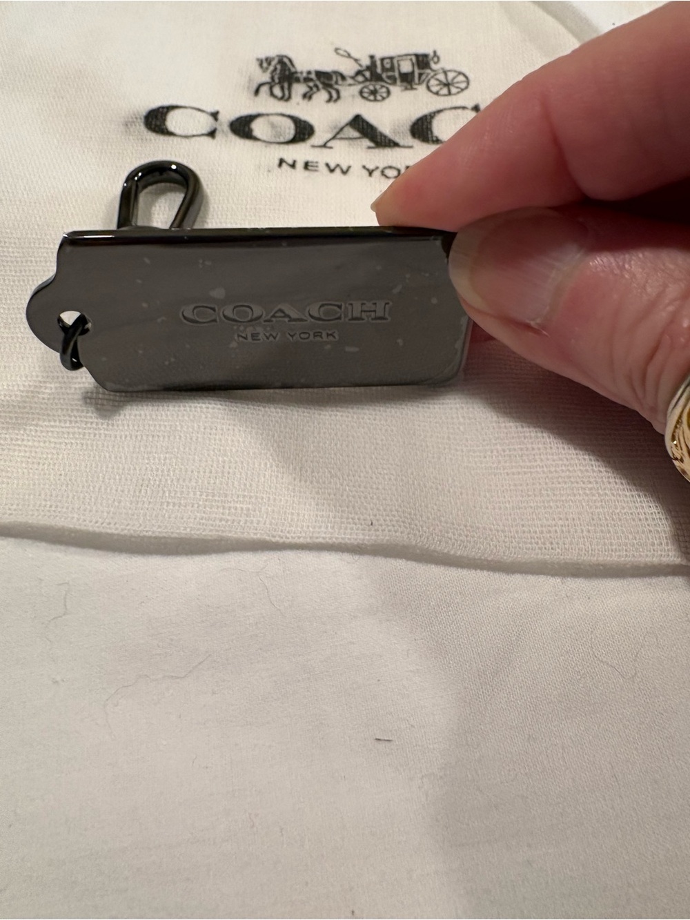 NWOT Coach Shiny Gunmetal Metal Dog Tag Keychain - Picture 4 of 4